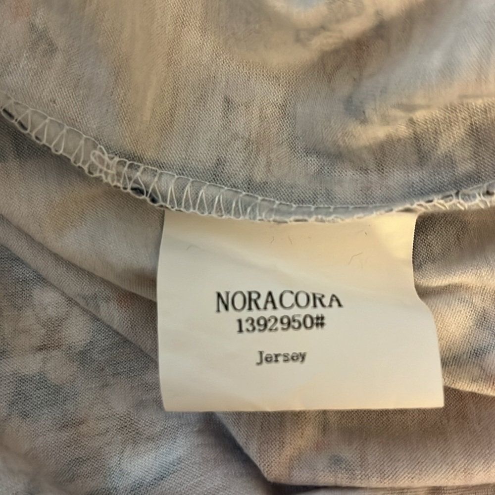 Noracora long sleeved beige, pink and navy blue top. Size Large NWOT - Picture 11 of 11